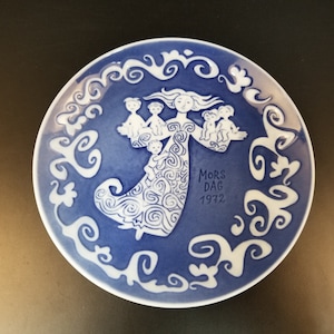 Royal Copenhagen Porcelain Mother&#39;s Day Plate Oriental Mother 1972