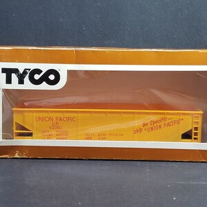 Tyco HO Scale Union Pacific U.P 62040 Bay Hopper