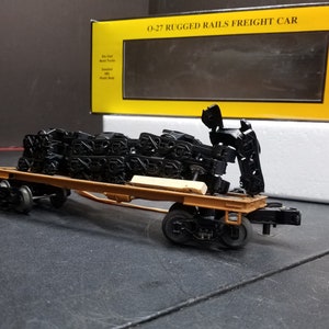 MTH O Scale Flat Car Carrier With Train Bogies Load Wrong Box