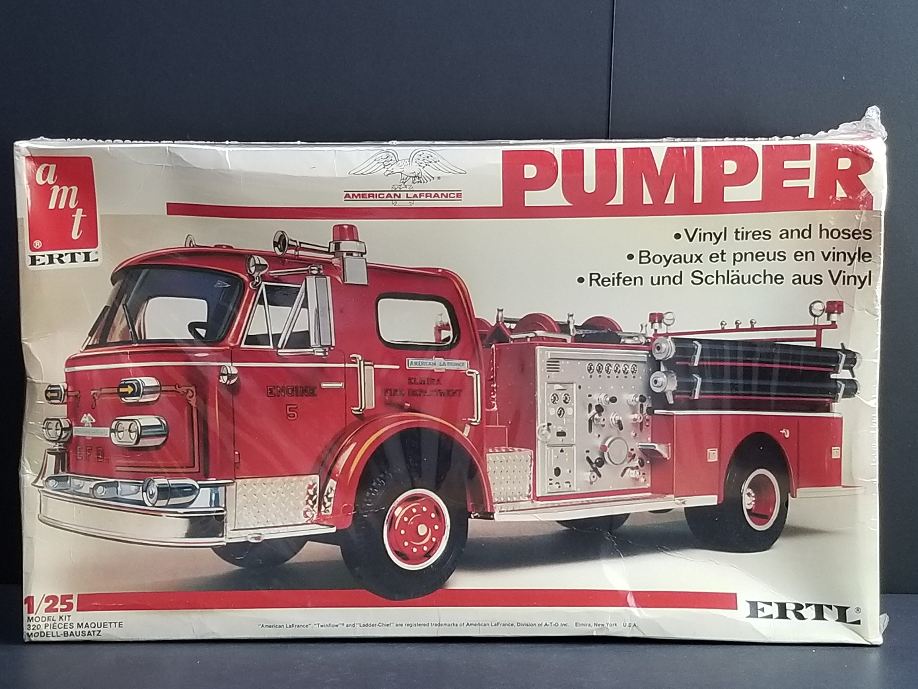 AMT / ERTL 1/25 Model Kit American Lafrance Pumper Fire Truck