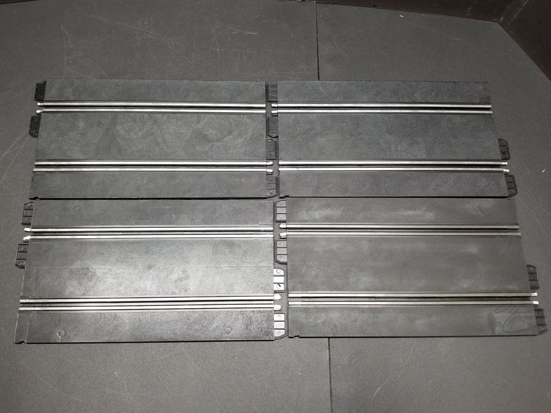 Strombecker Slot Car Track 1/32 Scale 4 Pieces 12'' Straight Racing