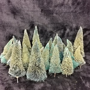 Vintage Lot of 24 HO Scale Assorted Fir Trees from 3&quot; to 5&quot; Tall for Model Railroad Scenery Landscape