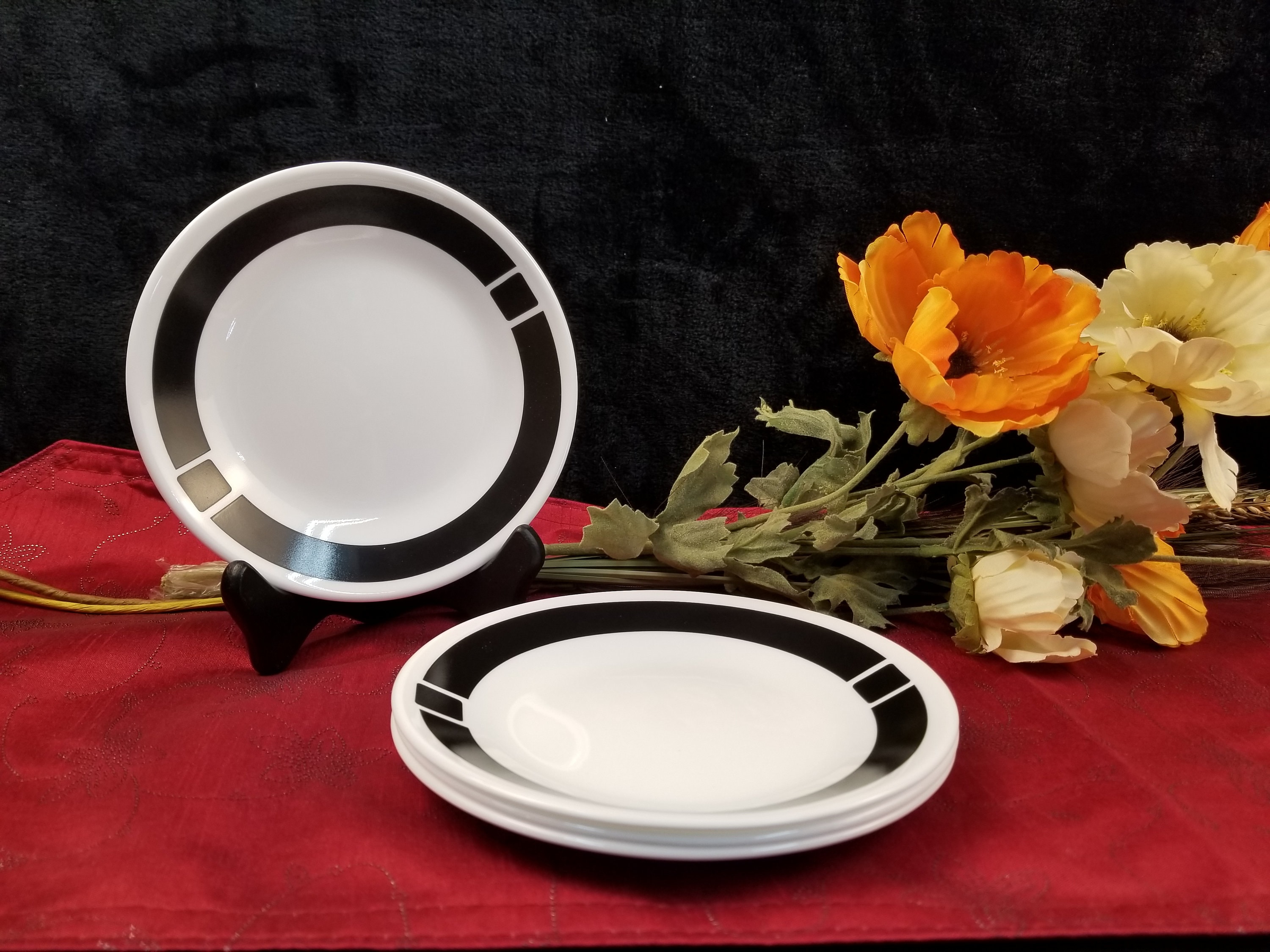 Vintage Corelle Corning Urban Black Pattern Bread / Dessert Plates Set ...