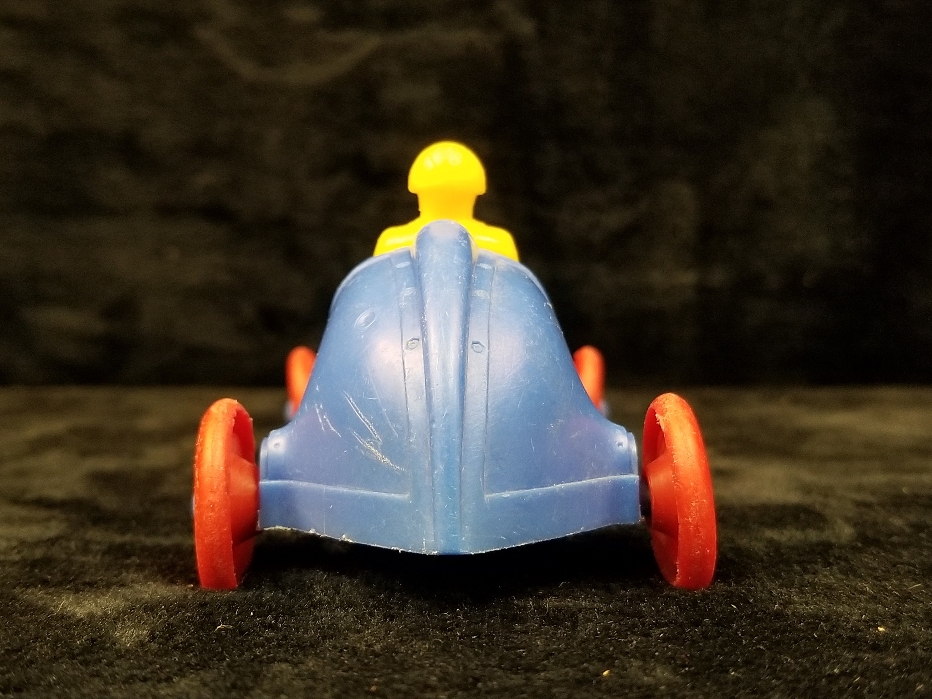 Jouet de bazar vintage voiture Simca rouge 23.5 cm en plastique souffl – La Roue du Passé