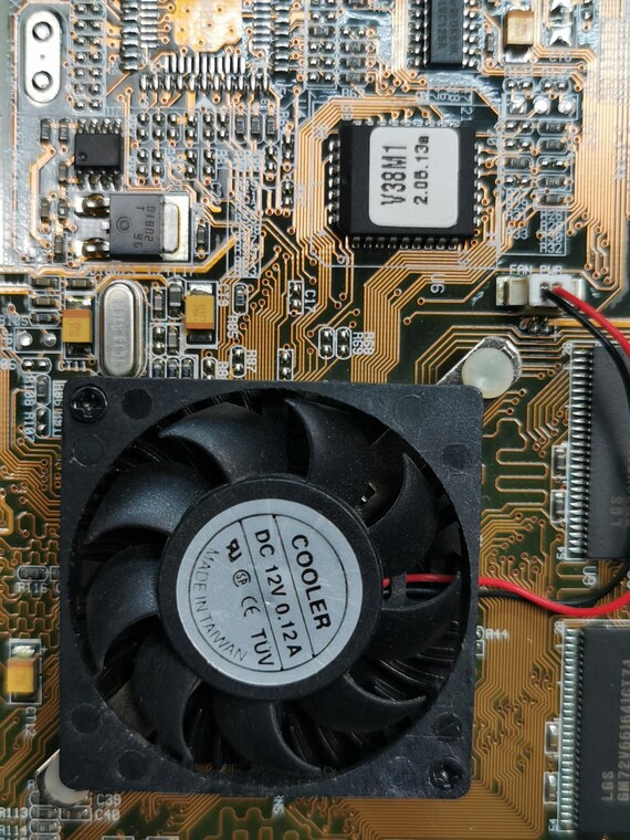 Carte Graphique VGA AGP – Pour Pièces Ou Diagnostic (non Testée, Bon état Cosmetique)