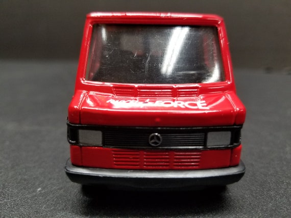 送料込み)【1/36ダイキャストカー】Corgi メルセデス ベンツ 300S 送料