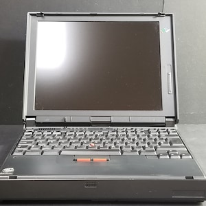 Vintage IBM Type 2635-laptop Ontbrekende batterij, niet getest