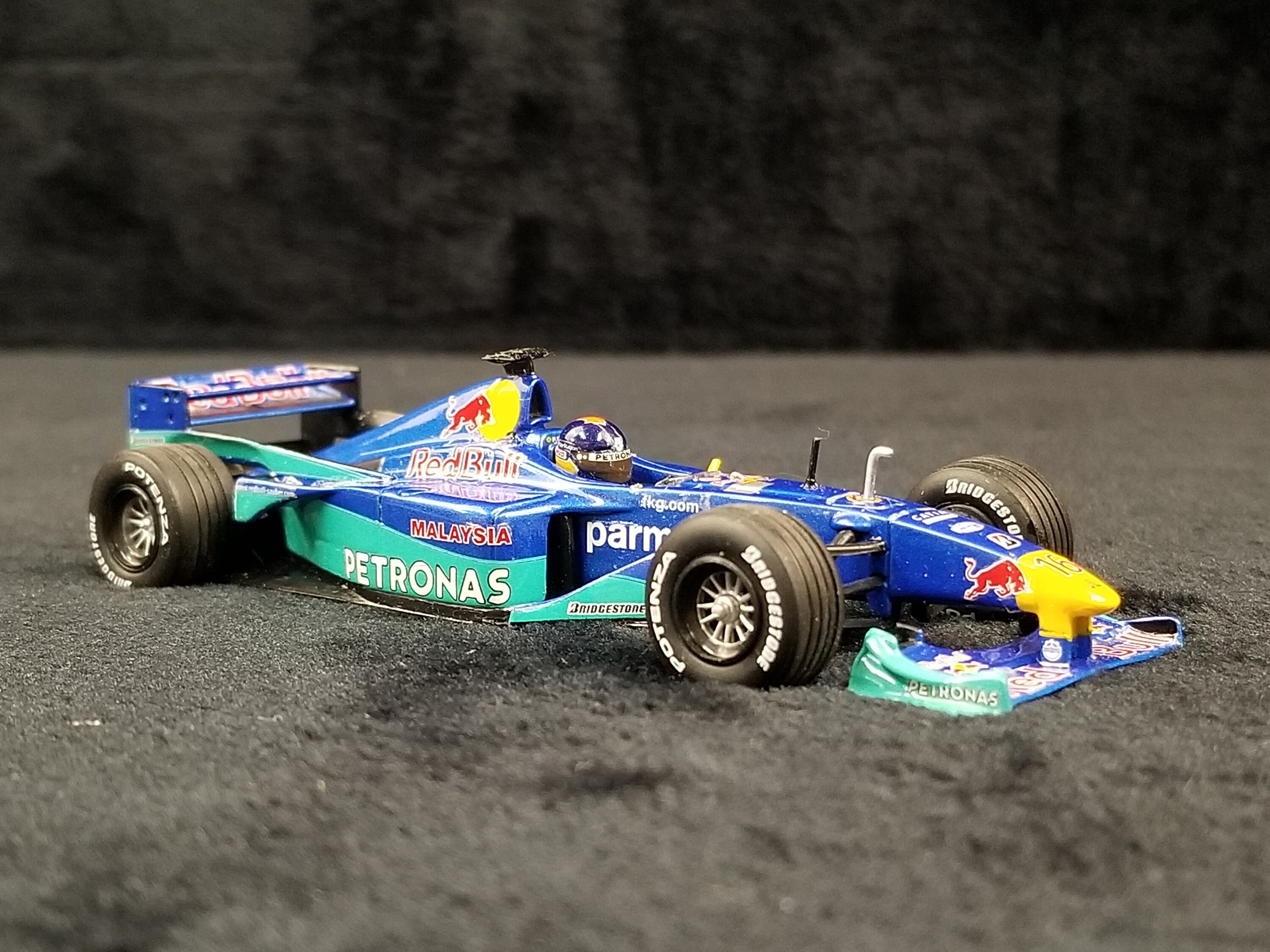 Vintage Minichamps 1/43 Diecast Red Bull Sauber Petronas