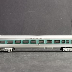 Coche de pasajeros Trix N Scale Penn Central