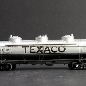 Athearn HO Scale 3 Dome Tank Car Texaco Tcx #270 Silver