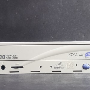 Vintage Hewlett Packard HP C4495 Re Writable Drive