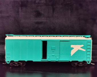 Carro-caixa vintage personalizado Athearn pintado em azul-marinho e branco, aniversário de 1964