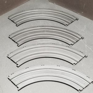 Aurora AFX 4 Pieces 9&#39;&#39; Radius Curve 1/4 Circle Track #2519