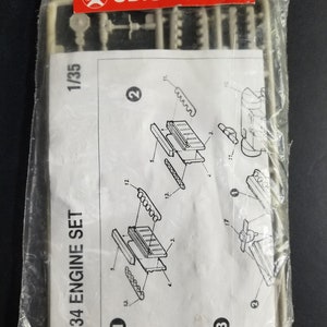 1/35 Model Kit T-34 Engine Set New