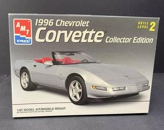 AMT 8031 1/25 Chevrolet Corvette 1996 Edición Coleccionista Convertible Nuevo OB