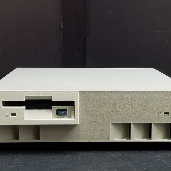 Vintage IBM PS/1 Machine Type 2011 Enciende