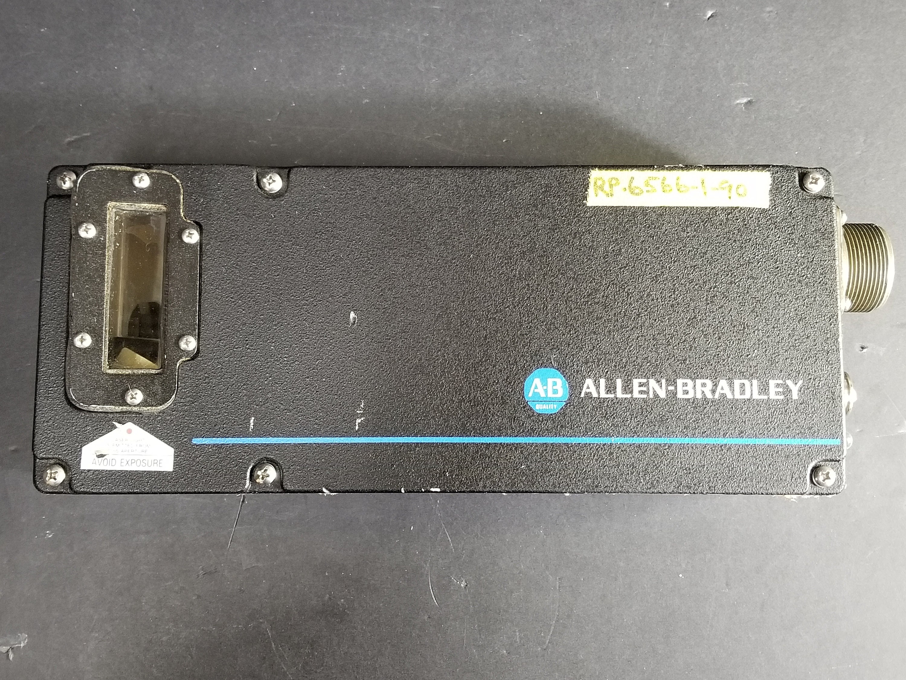 Allen Bradley 2755-L4RAA クリーンユニット（ケーブル付き、未