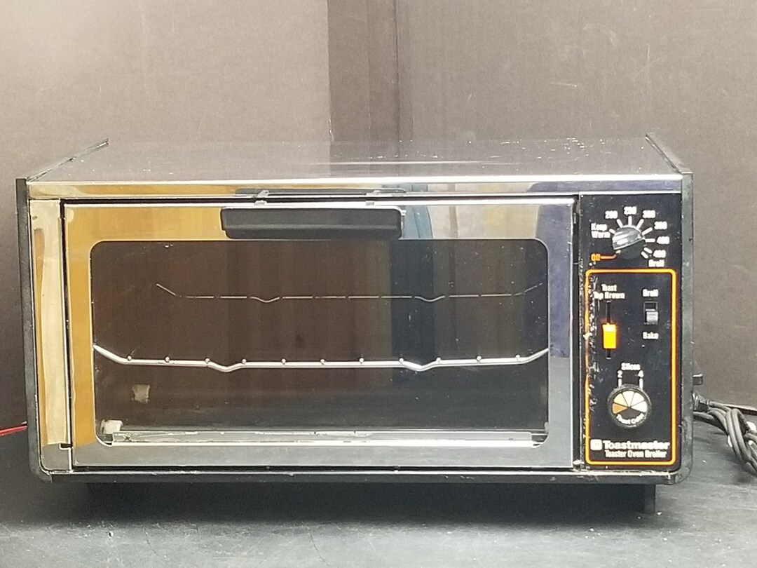 Vintage Toastmaster Toast Oven Broiler Model 320B Chrome / Black