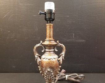 Vintage Looking Lamp Plastic Bed Side Lamp