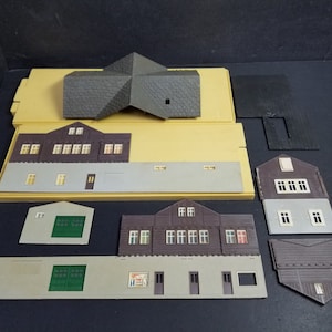 Pola HO Skala Kunststoff Terminal Station Komplett montiert