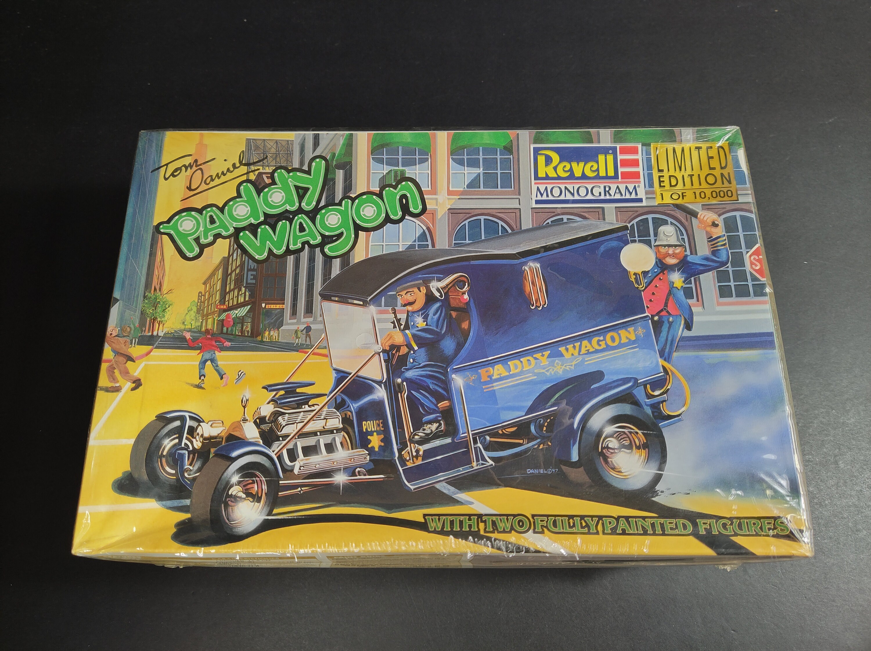 Revell / Monogram 1/25 Model Kit Tom Daniel Paddy Wagon #85-2543