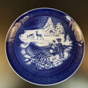 Copenhagen Porcelain Bing & Grondahl Christmas Plate The Forest in Winter 2002
