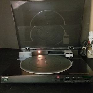 Sony PS-LX510 Linear Tracking Automatic Turntable No cartridge and Arm belt