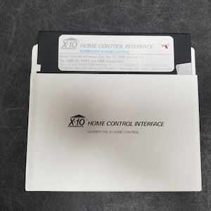 Software de controle de disquete de interface de controle doméstico vintage X-10 de 5,25 pol.