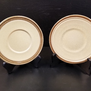 Vintage Beauceware Ceramique De Beauce Glazed Lot of 2 Brown Beige Plates C-3141