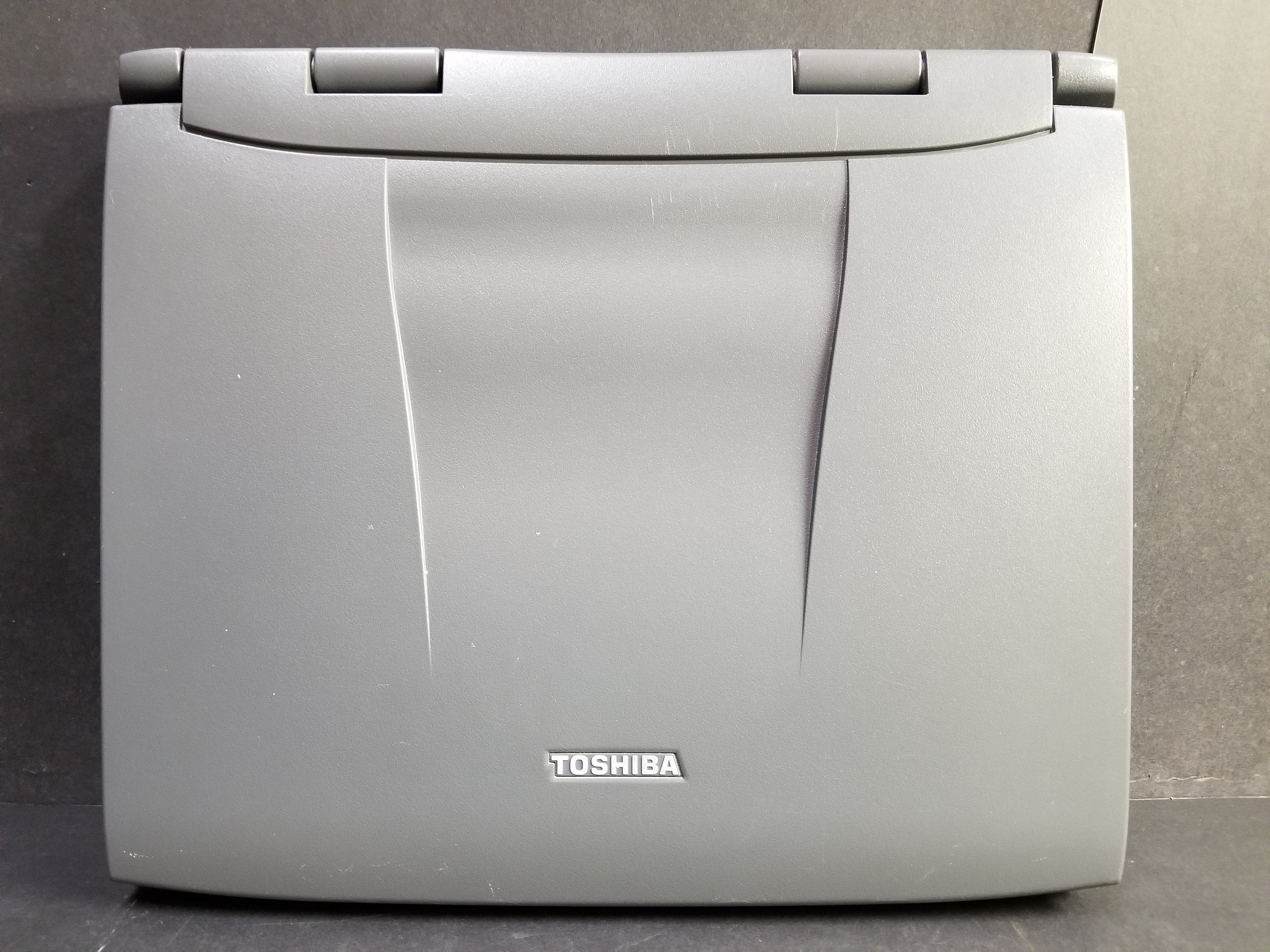 Toshiba Satellite 210CT – Ordinateur Portable Windows 98 – Pentium – Occasion