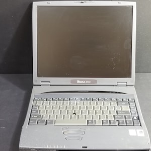 Vintage Toshiba Laptop PT810C-11C52 AS-IS Not Tested