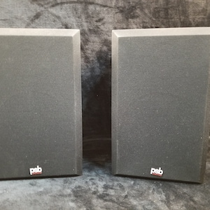 Upgraded from no speakers to a pair of Yamaha HS5! Subwoofer coming soon^TM  : r/audiophile