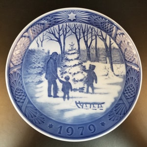 Copenhagen Porcelain Bing & Grondahl Christmas Plate Choosing the Christmas Tree 1979