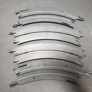 Tyco HO Scale 4 Pieces Slot Car 9&#39;&#39; R 1/8 Circle Single Track #5846HE