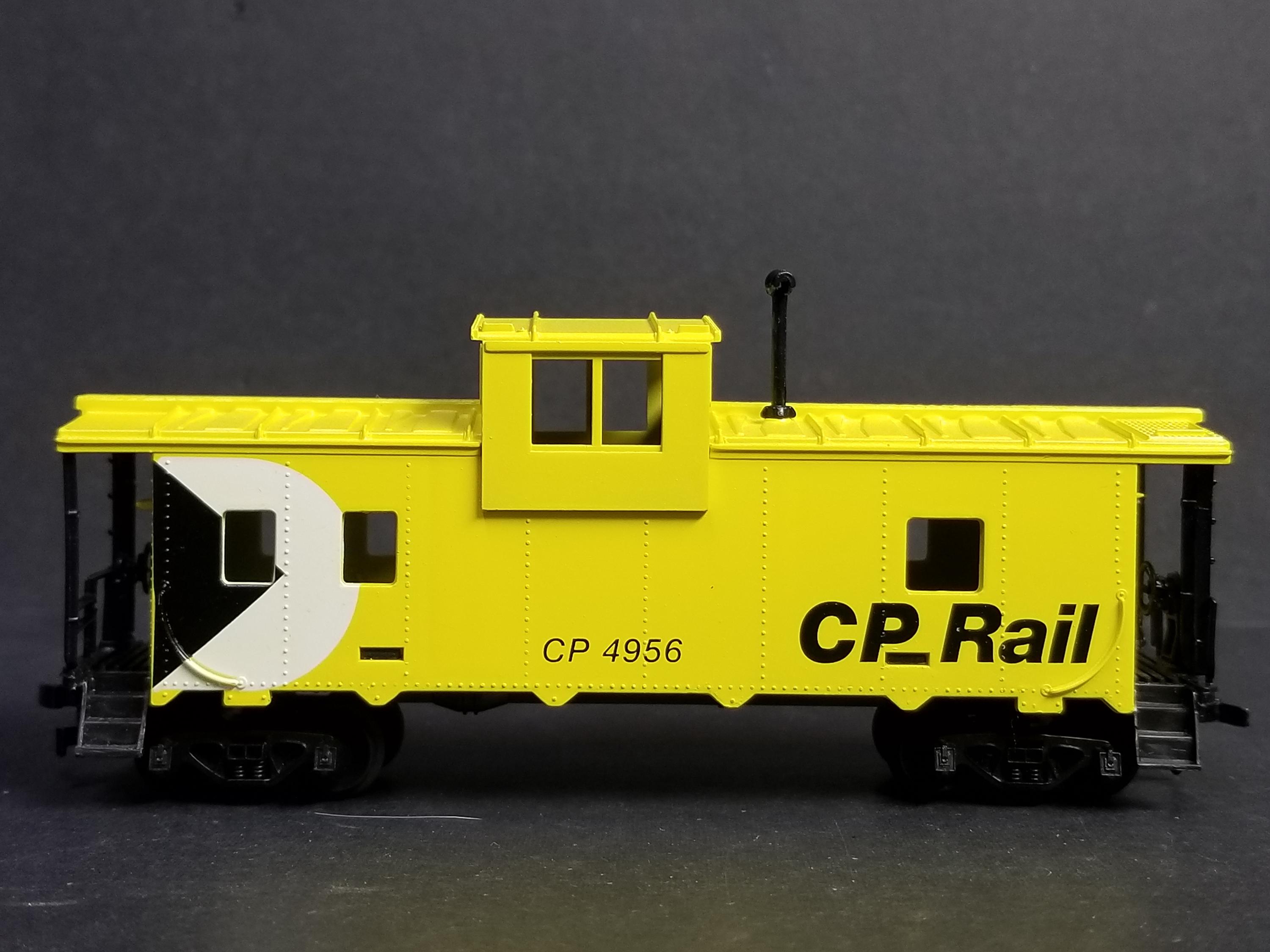 ihc ho Scale CP 4956 CP Rail Caboose Yellow