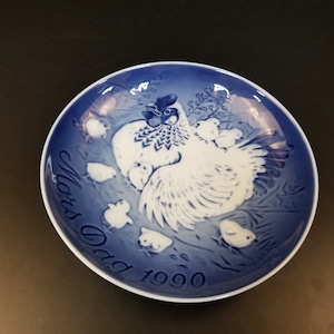 Copenhagen Porcelain Bing & Grondahl  Mother&#39;s Day PlateHen With Chicks 1990