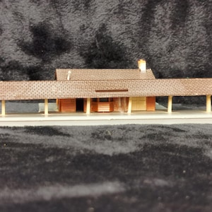 Vintage N Scale Railway Mixed Brands Lot of 5 Buildings for Trains Layout