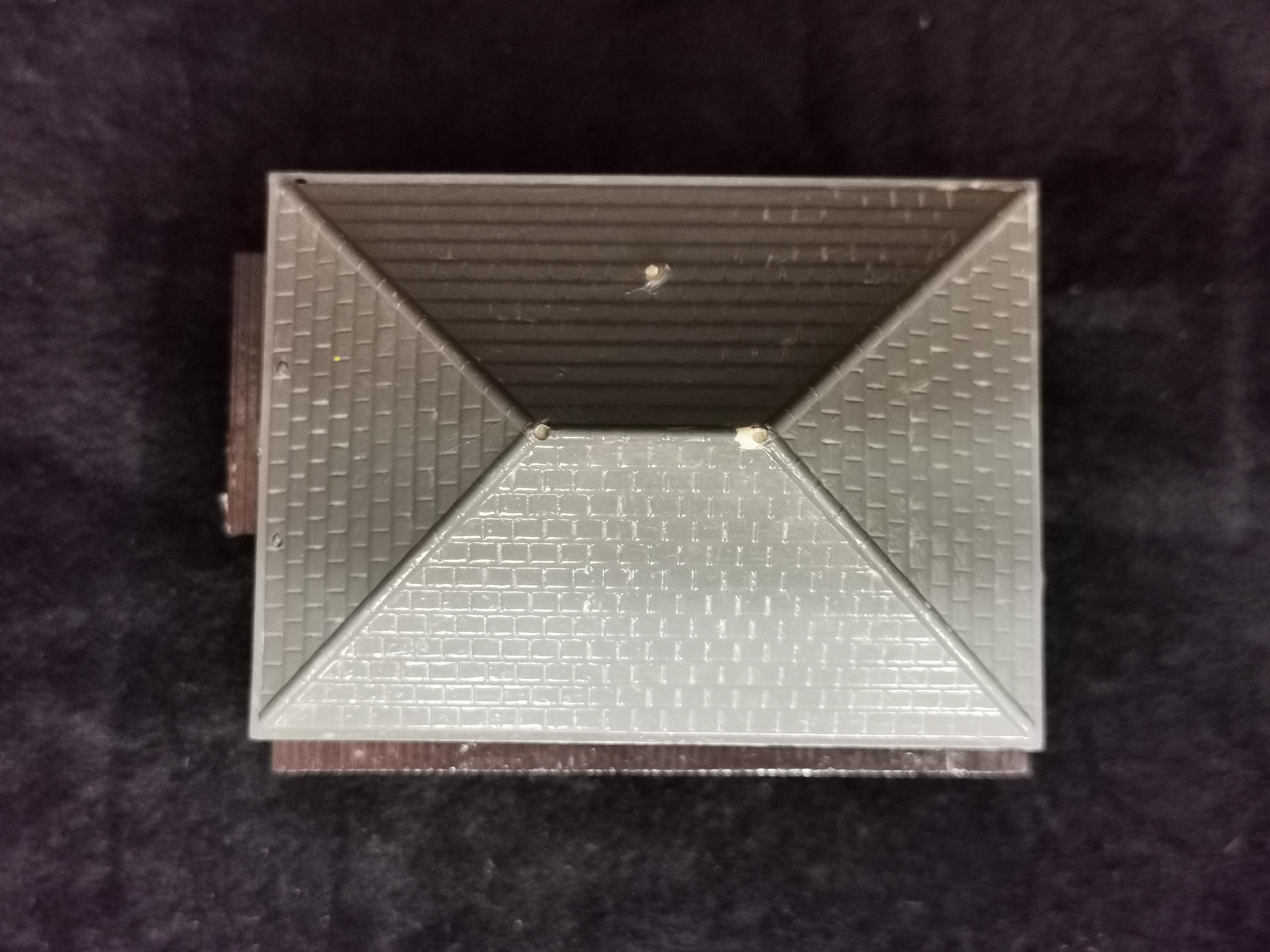 Vintage Airfix HO Scale Oakham Level Crossing Signal Box Build Kit ...