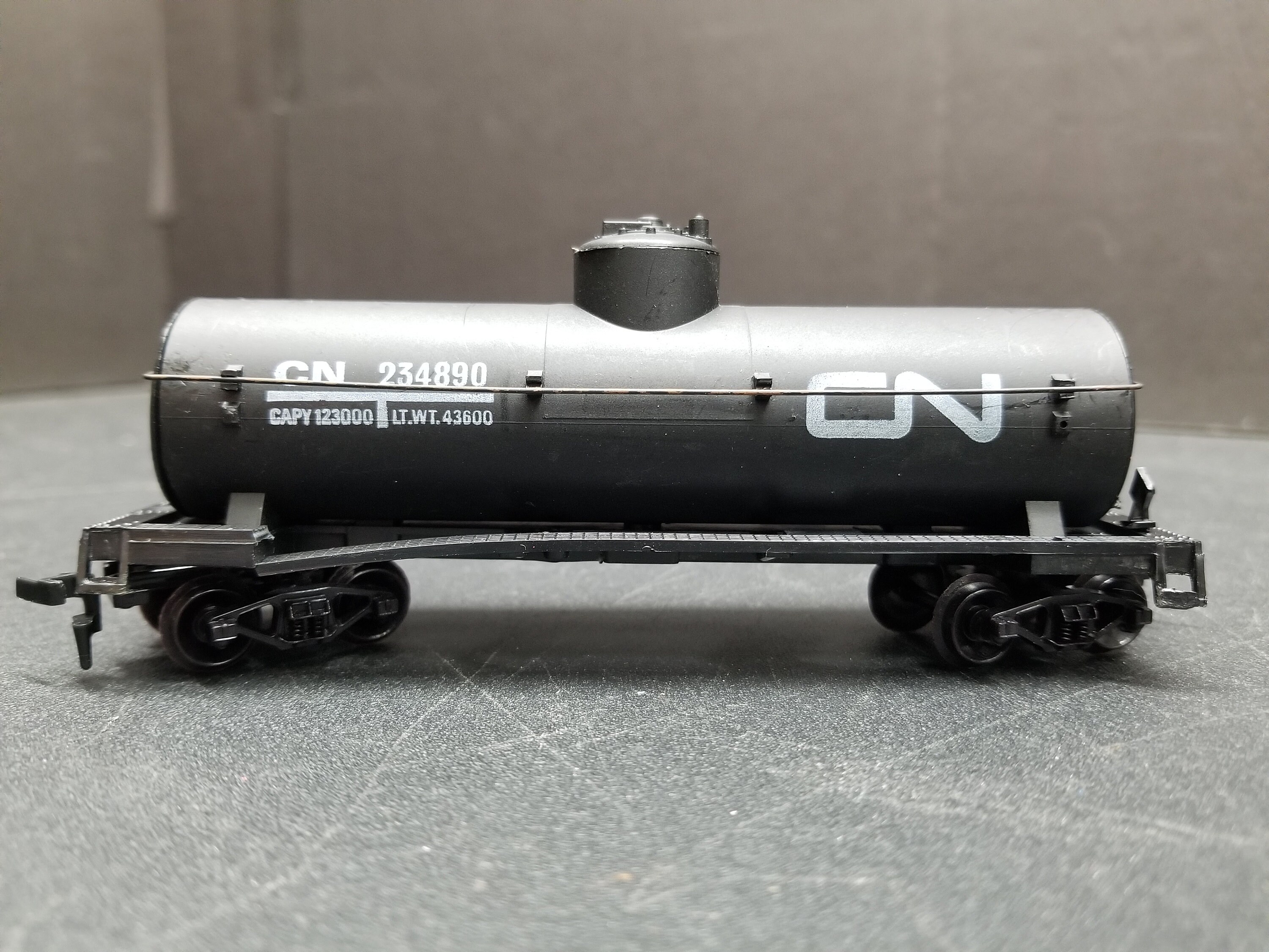 Life-like HO Scale Canadian National Tank Car CN 234890 New Open