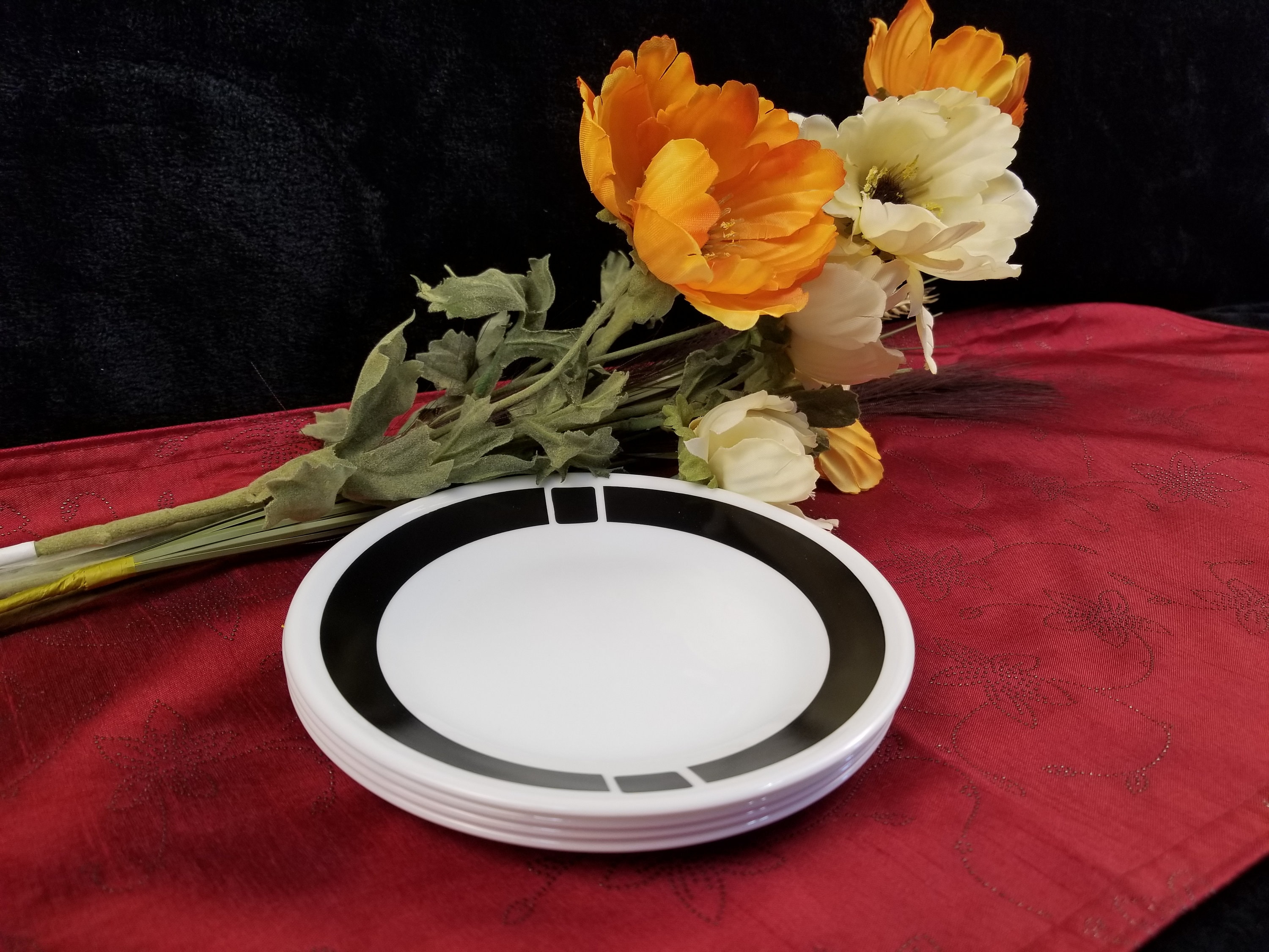 Vintage Corelle Corning Urban Black Pattern Bread / Dessert Plates Set ...