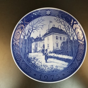Copenhagen Porcelain Bing & Grondahl Christmas Plate Marselisborg Palace 1975