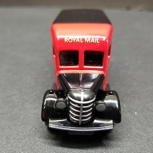 Days Gone by Llelo Classic Truck Royal Mail Van Red