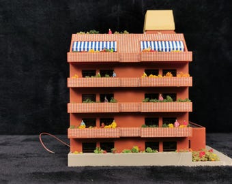 Diorama de apartamento Tomix vintage a escala N, maqueta iluminada