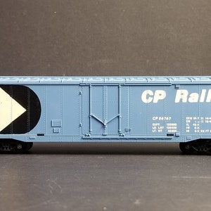 HO Scale Tyco CP Rail 50' Box Car CP #56767 Blue