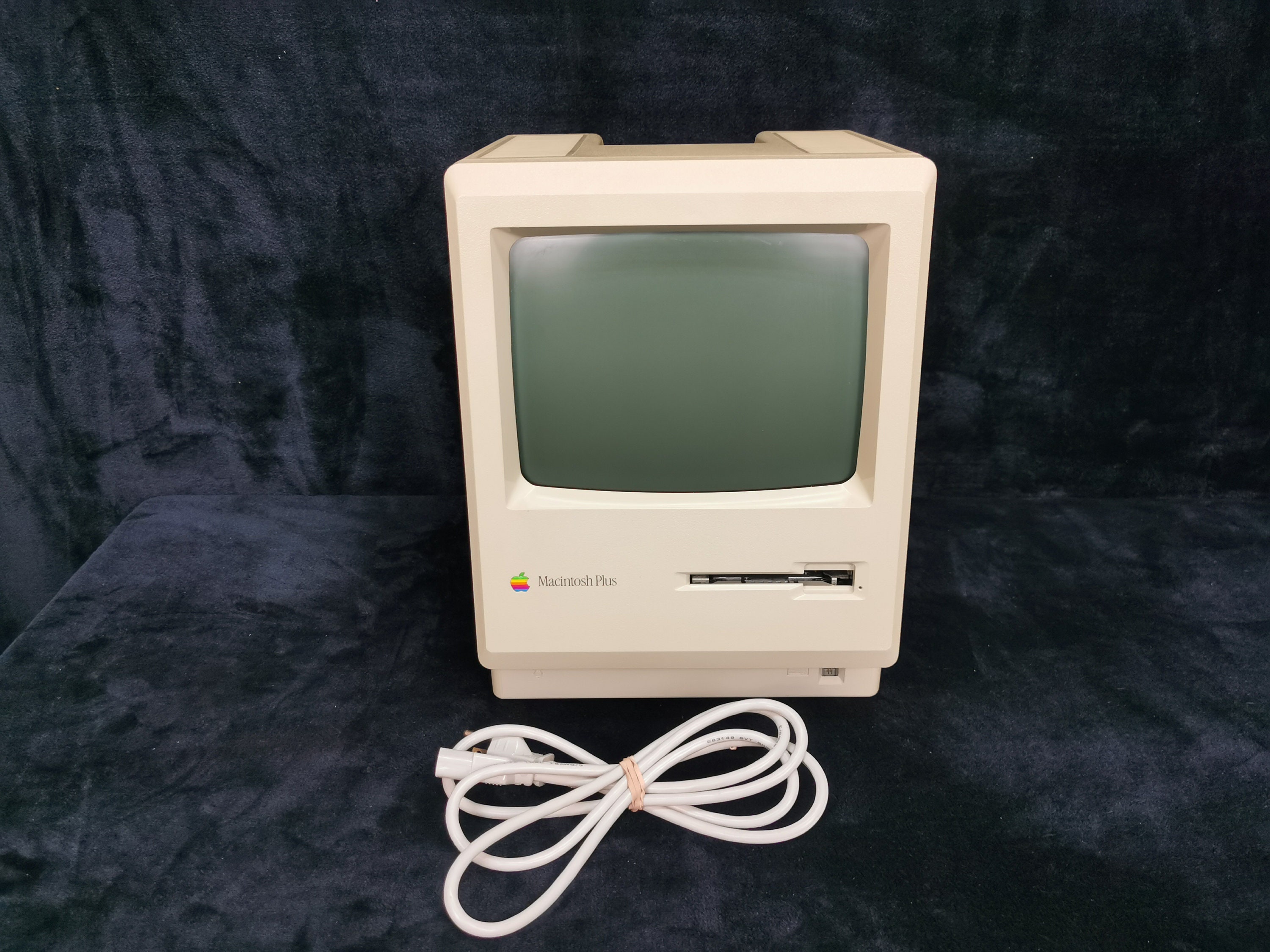 Apple Macintosh Plus 本体 M0001A マッキントッシュプラス+キーボード 