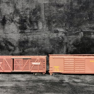 Vintage HO Scale Lot of 2 Box Car And Cattle Car Brown Sunset Railway MKT