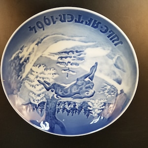Copenhagen Porcelain Bing & Grondahl Christmas Plate The Fir Tree And The Hare 1964