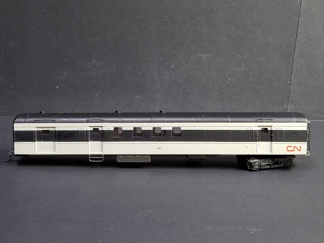 HO Scale Rivarossi Canadian National Cn 7829 Coach for Parts - Etsy