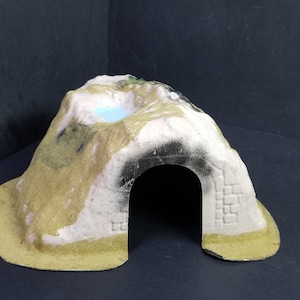 Unbranded HO Scale Mountain Tunnel Lake Display