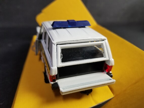 CORGI Collection RANGE ROVER & CARAVAN Rover 2000 TC 'Take Off